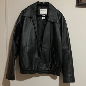 Covington Men's Classic Black Leather Bomber Jacket